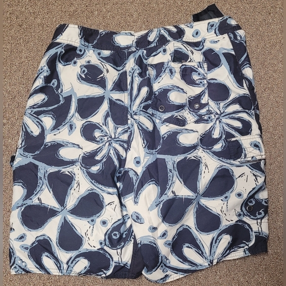 Mens swim trunks- Old Navy- Size Large - Picture 4 of 8